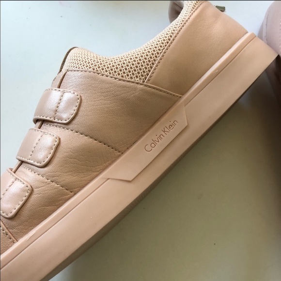 SOLD Calvin Klein Women’s Irah Sneakers Size 9M - Picture 6 of 8